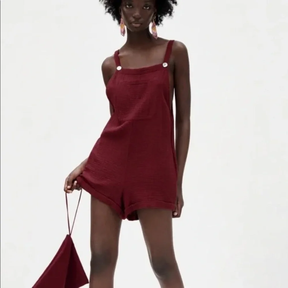 Zara slubbed cotton maroon mother pearl overall romper! - Picture 1 of 9